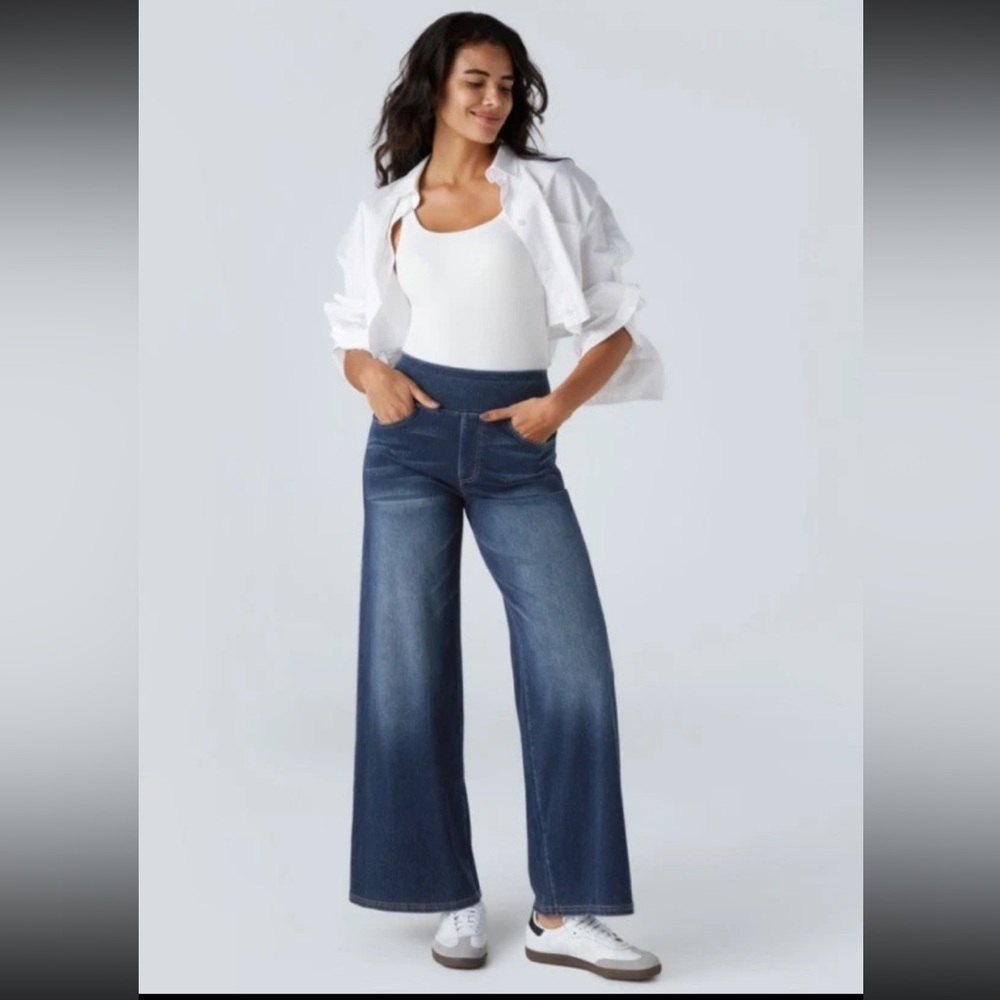 NWT Women’s Flex High Waisted Pull On Baggy Wide Leg Casual Jeans. Sz Small Reg
